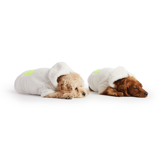 SnugglePup™ Hoodie – White Edition – Wrapped in warmth and cuteness